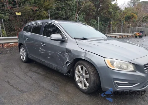 2016 Volvo V60 T5 Drive-E Premier z USA, uszkodzony, nr VIN YV140MEK4G1296965